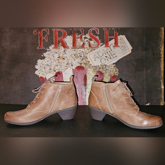 Dansko Ankle booties/ shoes - Picture 3 of 8